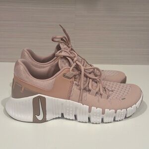 Nike Free Metcon 5 (Size 8) Pink Oxford, NWT